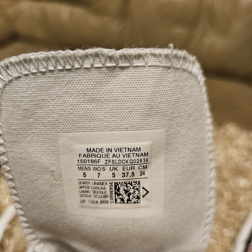 Converse - Picture 2 of 4
